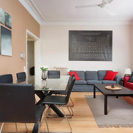 Elegance And Comfort In Barcelona, 4bedroom In The Exclusive Area Apartament