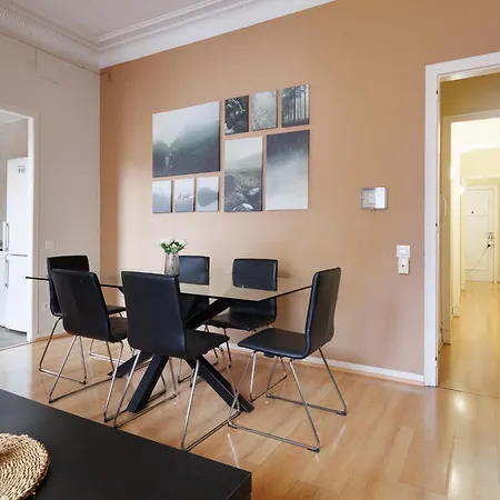 Elegance And Comfort In Barcelona, 4bedroom In The Exclusive Area Barcelona