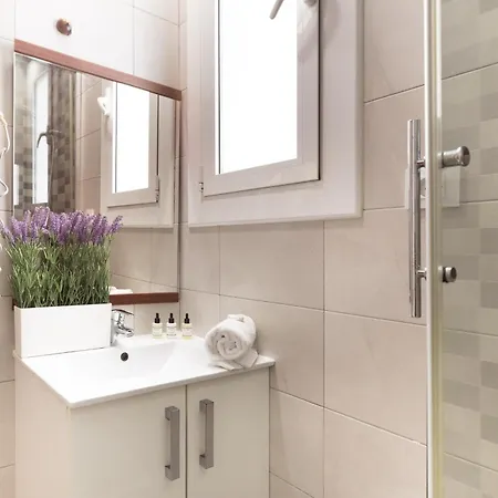 Elegance And Comfort In Barcelona, 4bedroom In The Exclusive Area Apartament