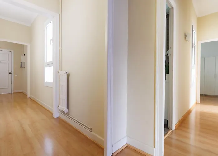 Elegance And Comfort In Barcelona, 4bedroom In The Exclusive Area アパート バルセロナ