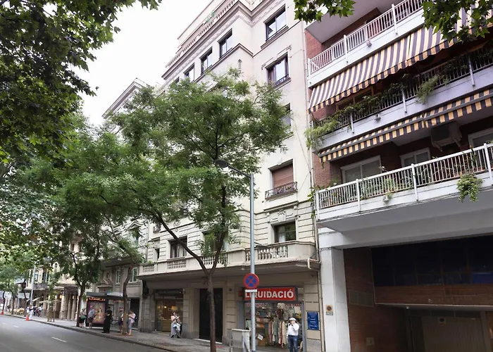 Elegance And Comfort In Barcelona, 4bedroom In The Exclusive Area